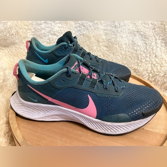 Nike Pegasus Trail 3 Women's Athletic Running Shoes Teal and Pink Size 9 - Picture 1 of 10
